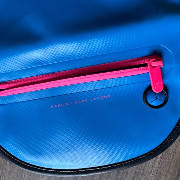 Marc By Marc Jacobs Luna Tarp Zip Clutch Case - Picture 3 of 5